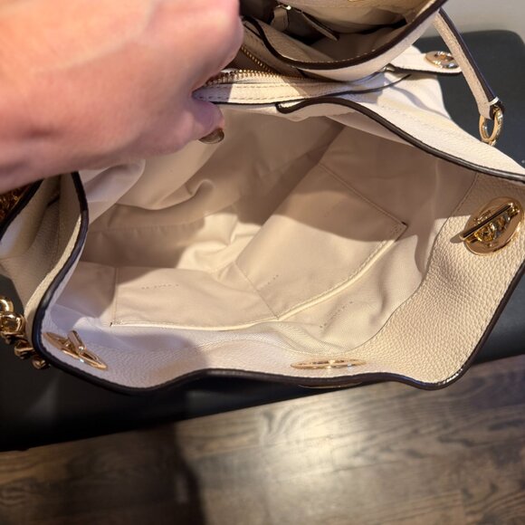 Pristine COACH White Ivory Pebbled Leather Turnlock Edie Handbag - Picture 15 of 16